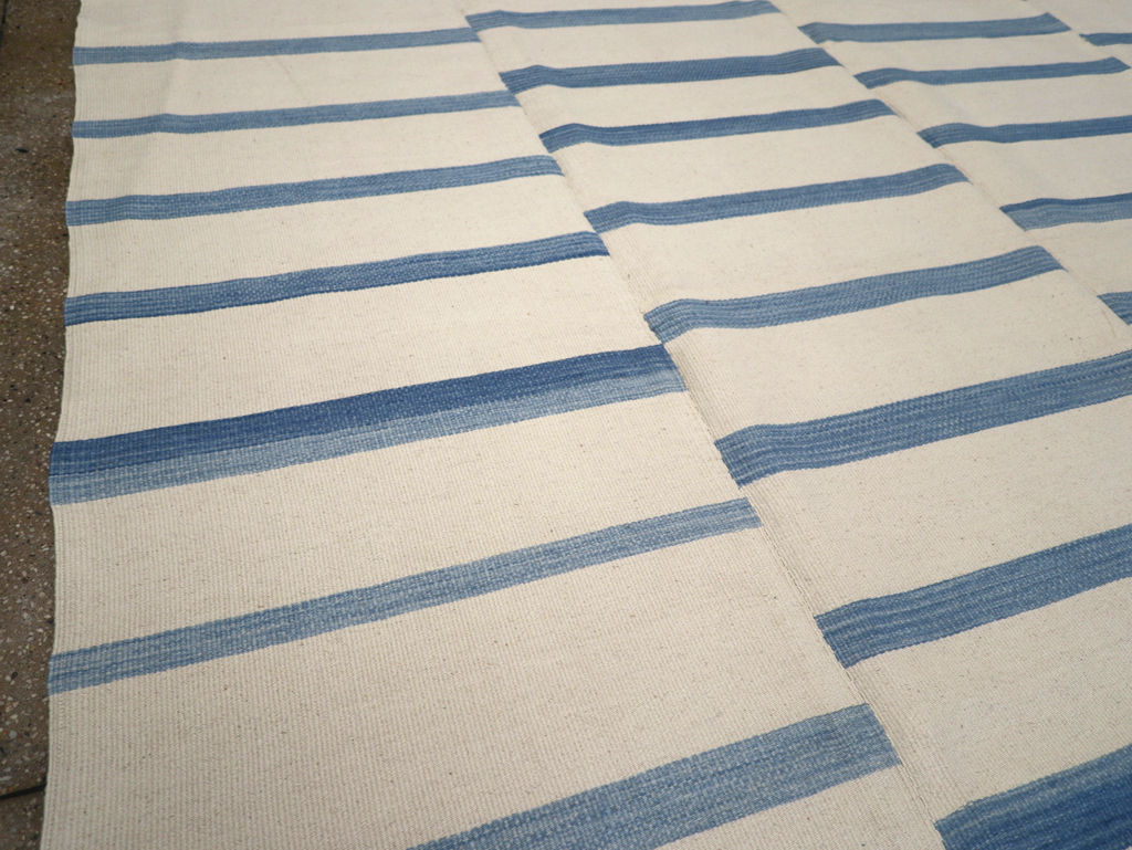 Contemporary Turkish Flatweave Room Size Carpet, No.32544 - Galerie Shabab