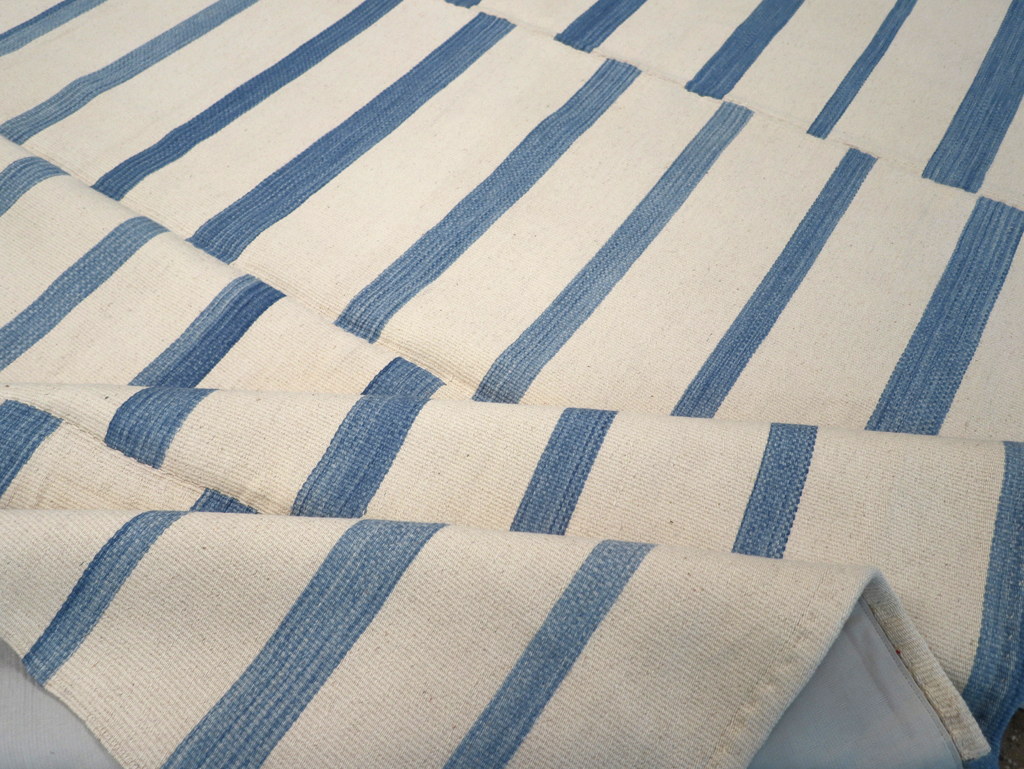 Contemporary Turkish Flatweave Room Size Carpet, No.32544 - Galerie Shabab