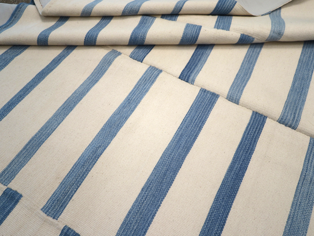 Contemporary Turkish Flatweave Room Size Carpet, No.32544 - Galerie Shabab