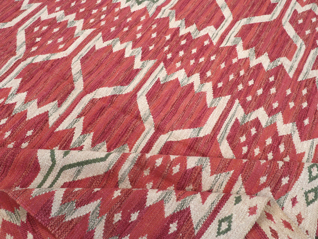 Contemporary Turkish Flatweave Small Room Size Carpet, No.32570 - Galerie Shabab