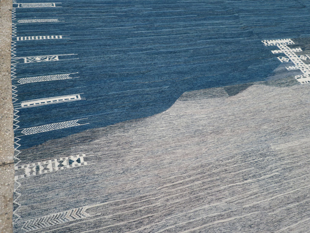 Contemporary Turkish Flatweave Kilim Room Size Carpet, No.32575 - Galerie Shabab