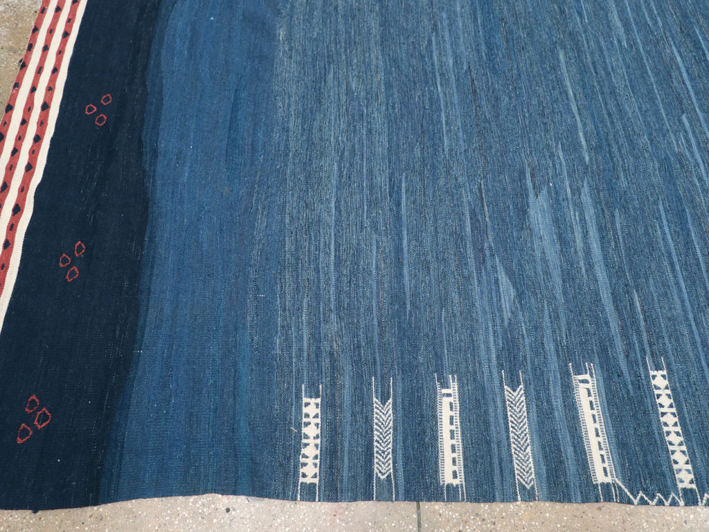 Contemporary Turkish Flatweave Kilim Room Size Carpet, No.32575 - Galerie Shabab