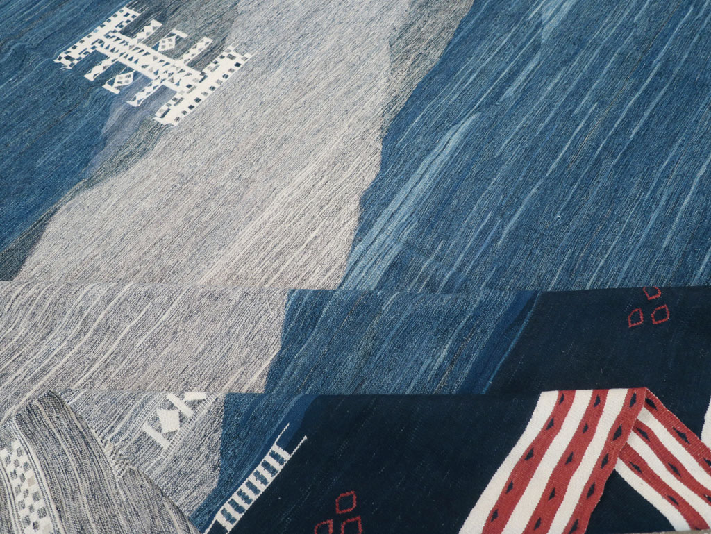 Contemporary Turkish Flatweave Kilim Room Size Carpet, No.32575 - Galerie Shabab