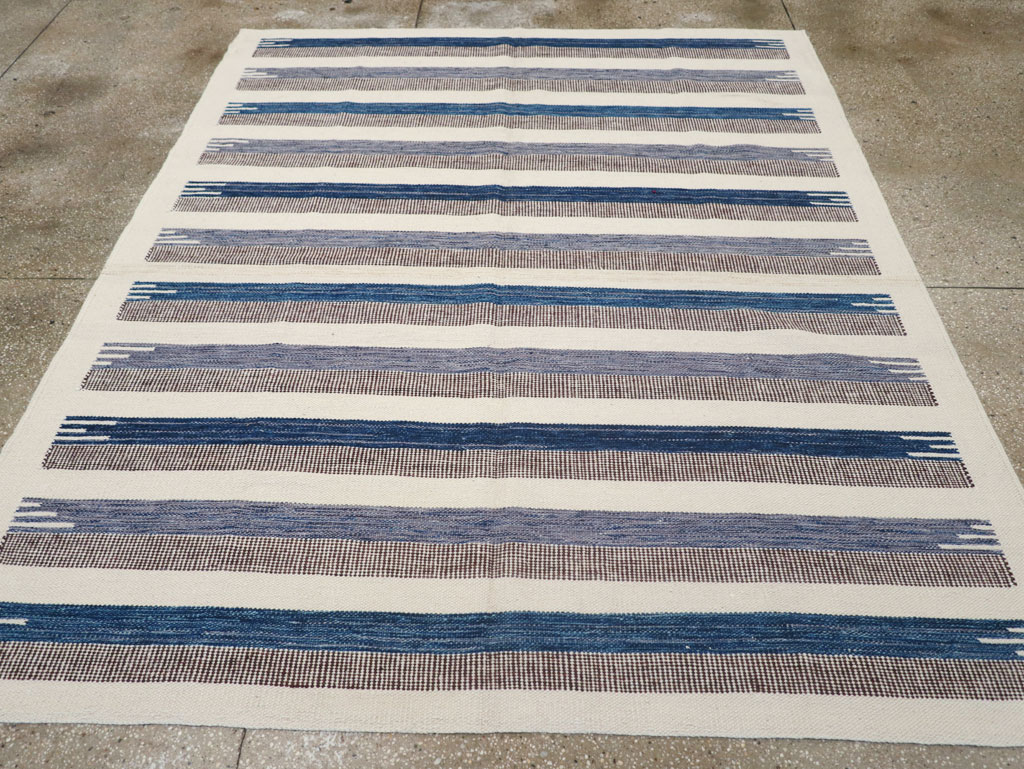 Contemporary Turkish Flatweave Accent Carpet, No.32577 - Galerie Shabab