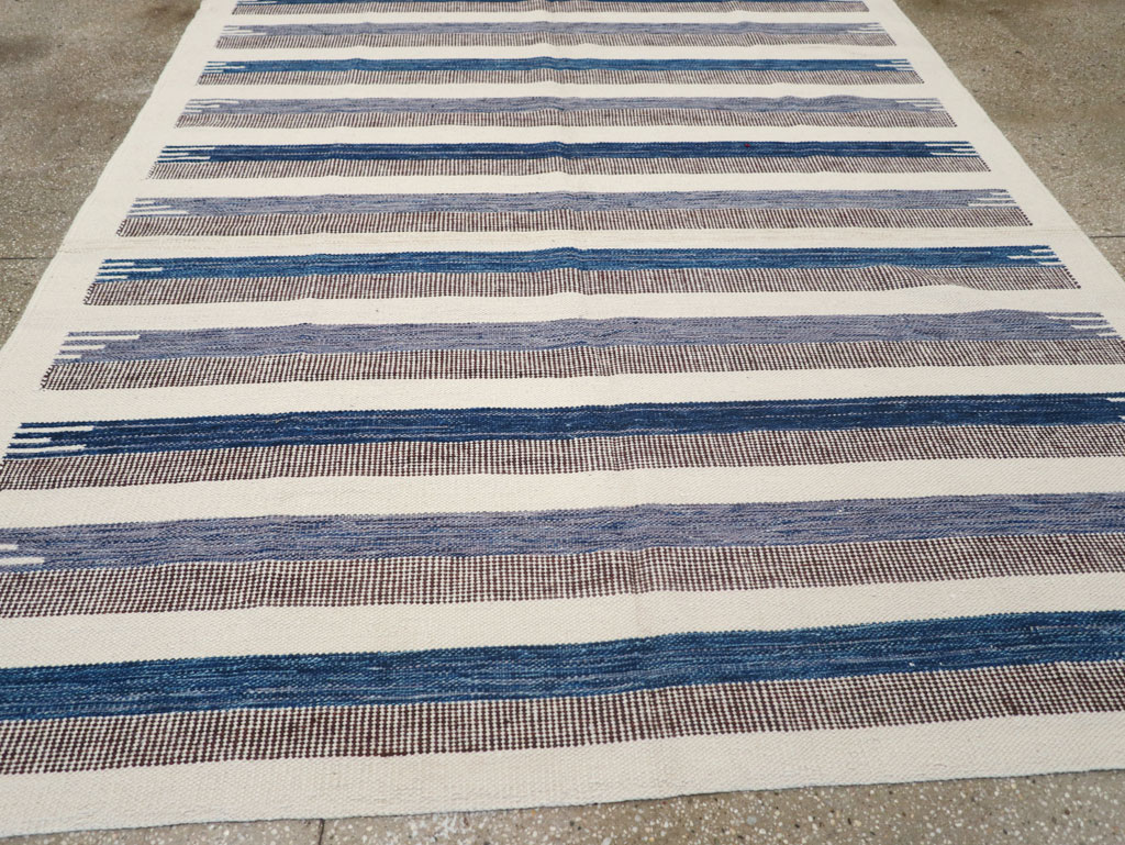 Contemporary Turkish Flatweave Accent Carpet, No.32577 - Galerie Shabab