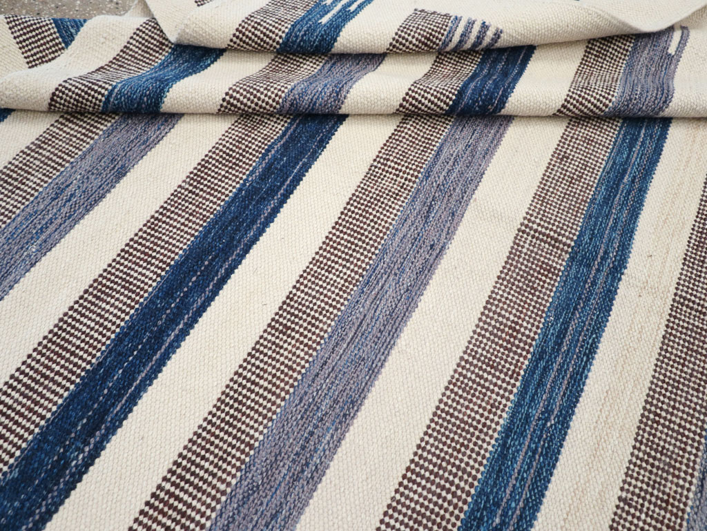 Contemporary Turkish Flatweave Accent Carpet, No.32577 - Galerie Shabab