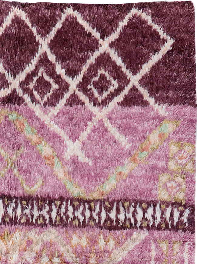 Vintage Moroccan Accent Rug, No.32583 - Galerie Shabab