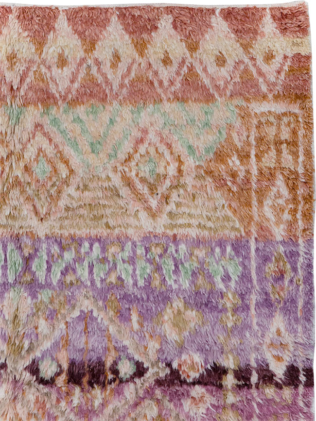 Vintage Moroccan Accent Rug, No.32583 - Galerie Shabab