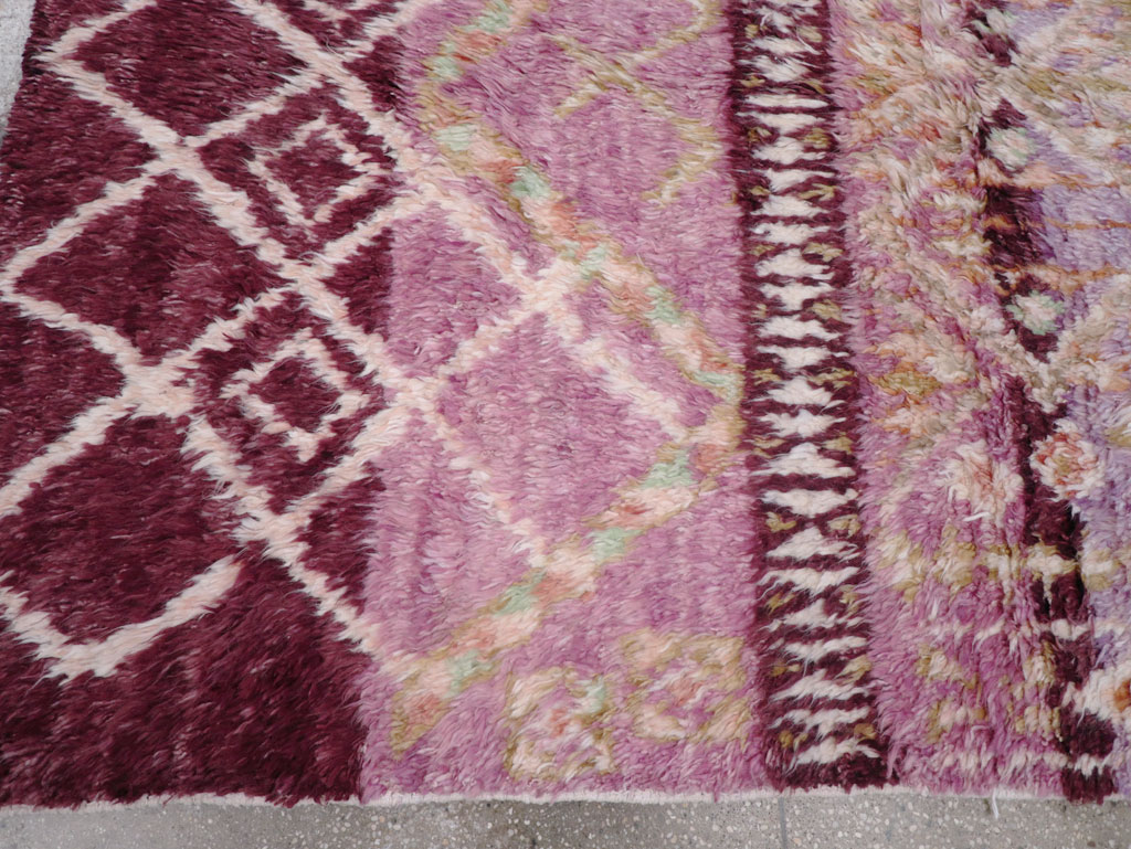 Vintage Moroccan Accent Rug, No.32583 - Galerie Shabab