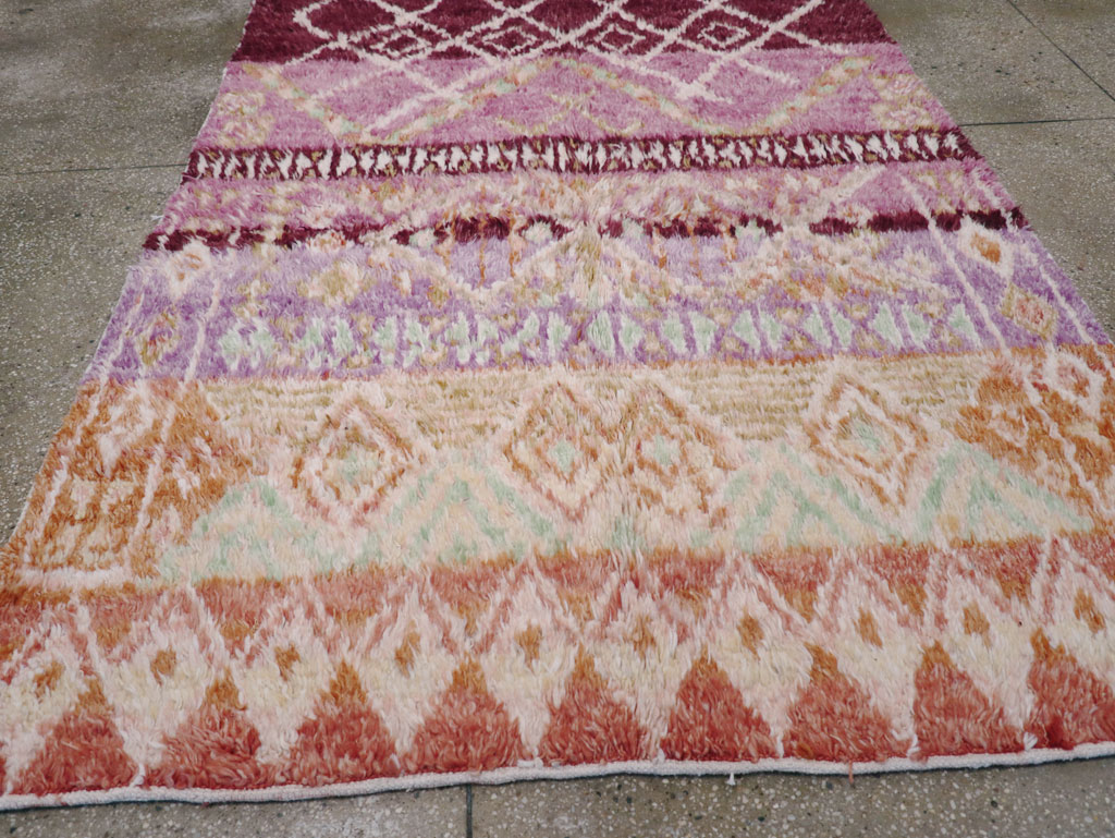 Vintage Moroccan Accent Rug, No.32583 - Galerie Shabab