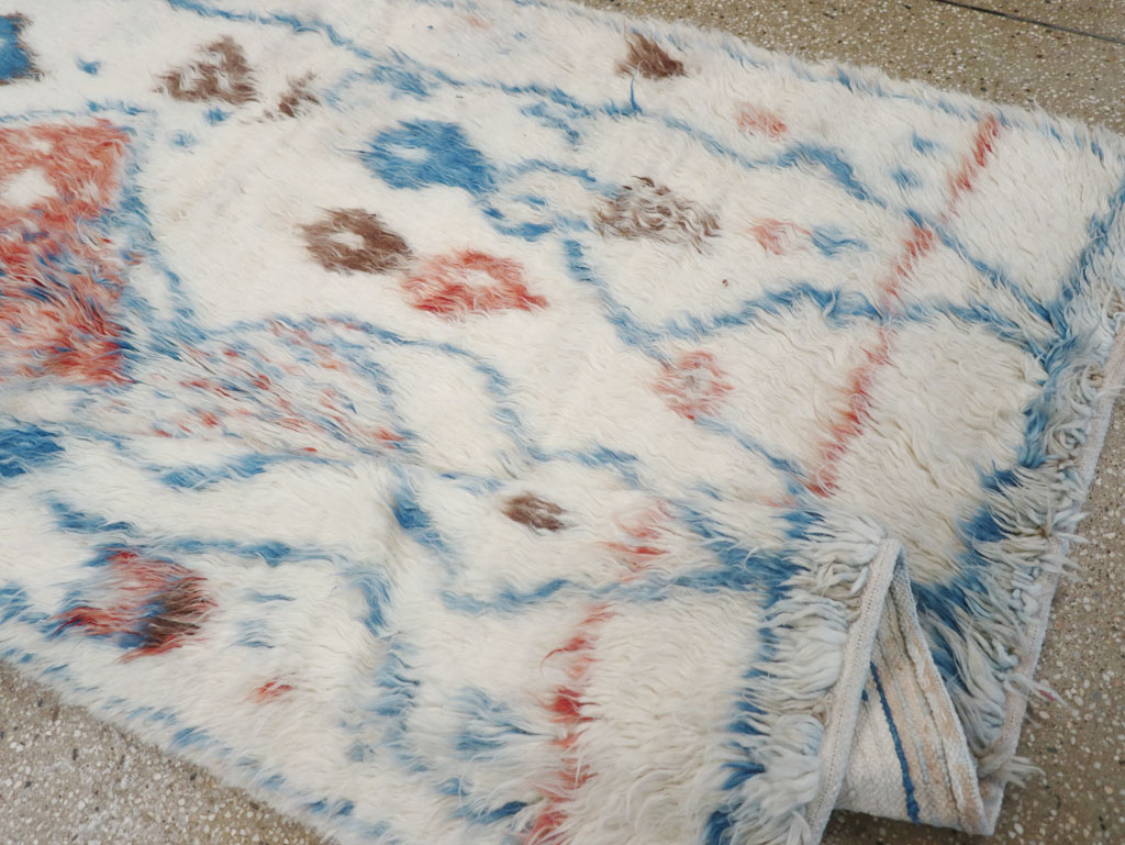 Vintage Moroccan Accent Rug, No.32584 - Galerie Shabab