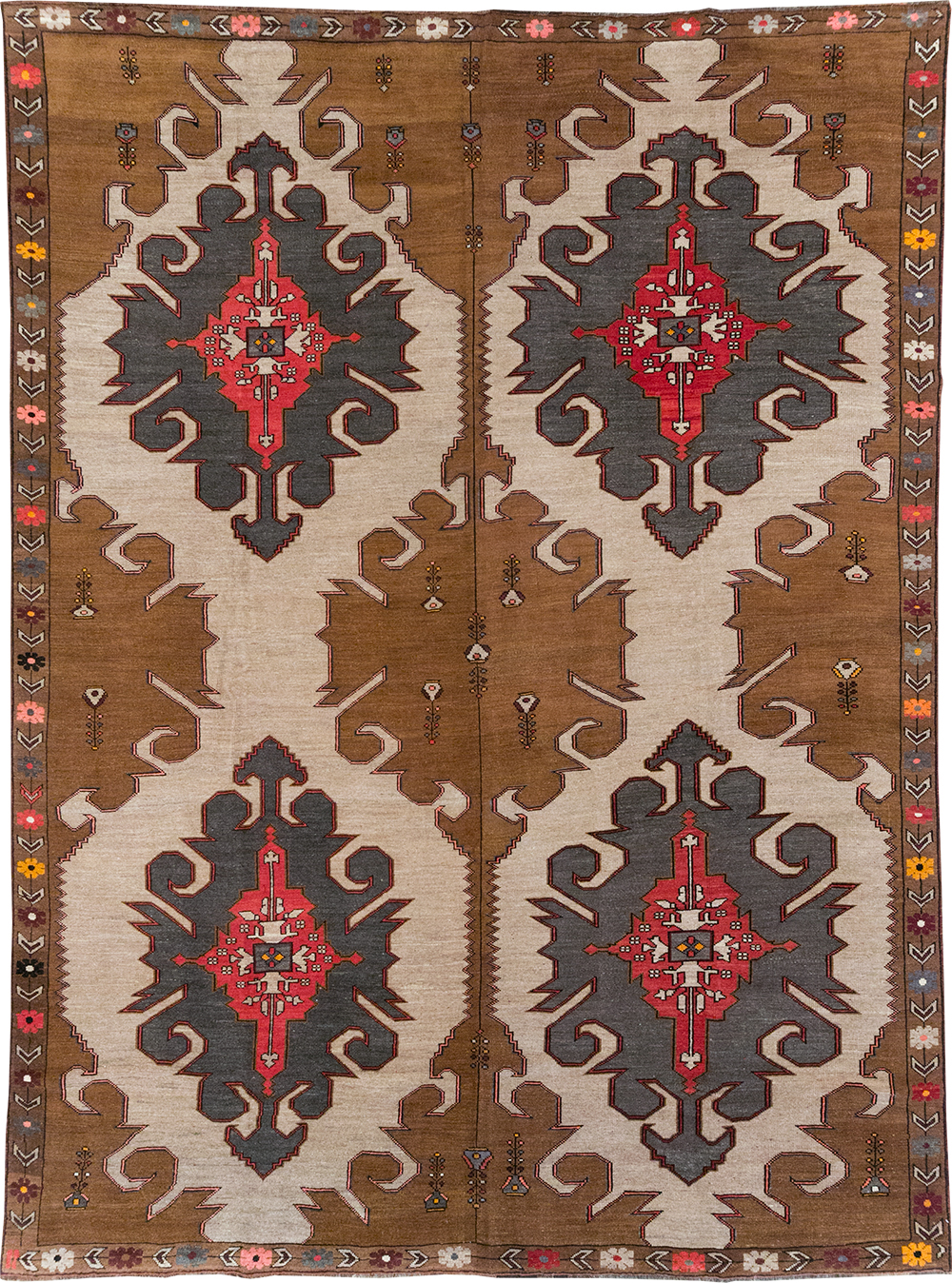 Vintage Turkish Anatolian Room Size Carpet, No.32587 - Galerie Shabab