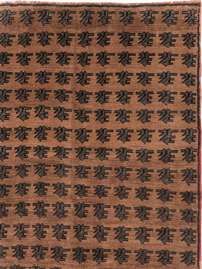 Vintage Turkish Anatolian Room Size Carpet, No.32588 - Galerie Shabab