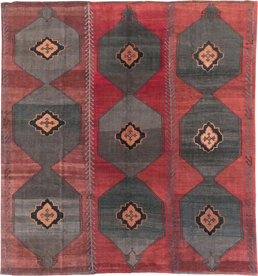 Vintage Turkish Anatolian Square Room Size Carpet, No.32589 - Galerie Shabab