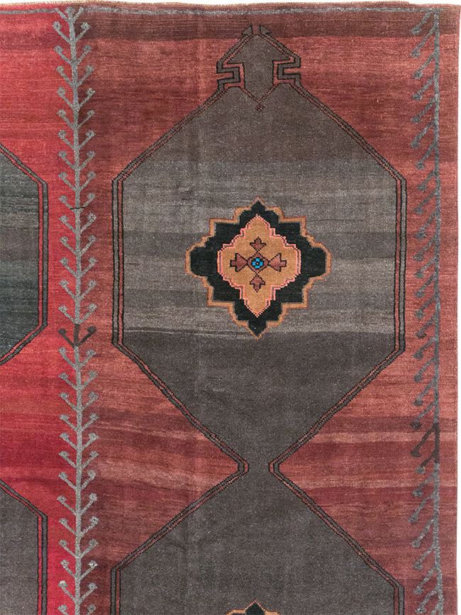 Vintage Turkish Anatolian Square Room Size Carpet, No.32589 - Galerie Shabab