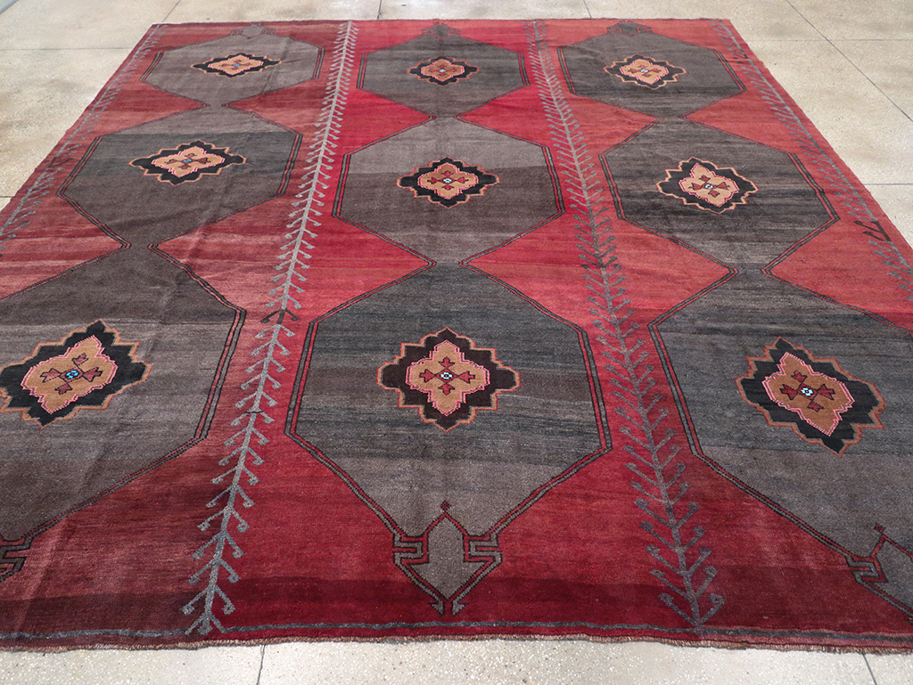 Vintage Turkish Anatolian Square Room Size Carpet, No.32589 - Galerie Shabab