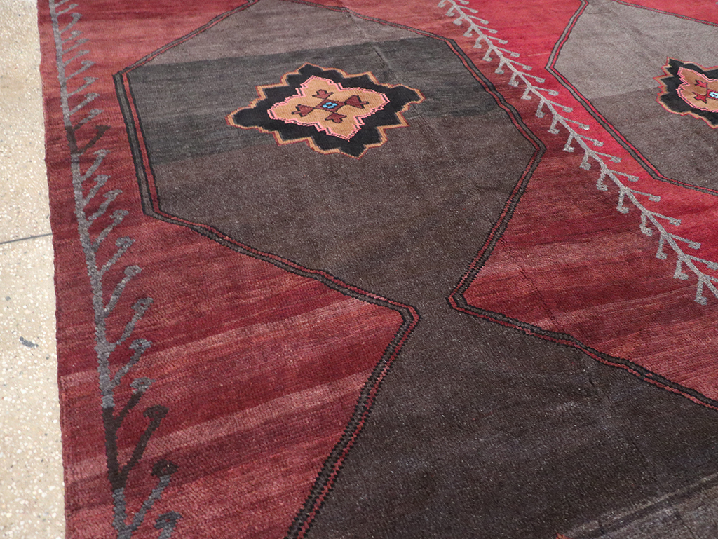 Vintage Turkish Anatolian Square Room Size Carpet, No.32589 - Galerie Shabab