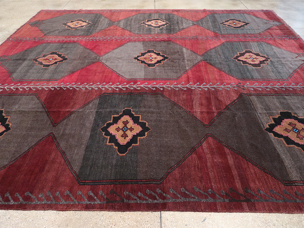 Vintage Turkish Anatolian Square Room Size Carpet, No.32589 - Galerie Shabab