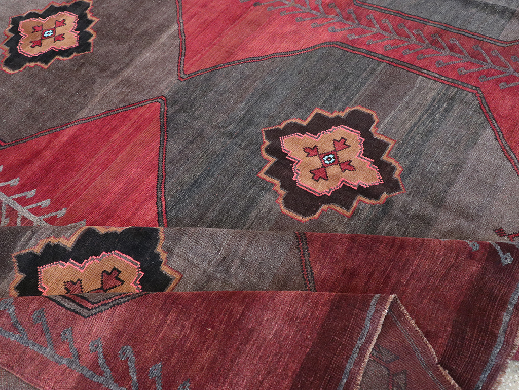 Vintage Turkish Anatolian Square Room Size Carpet, No.32589 - Galerie Shabab