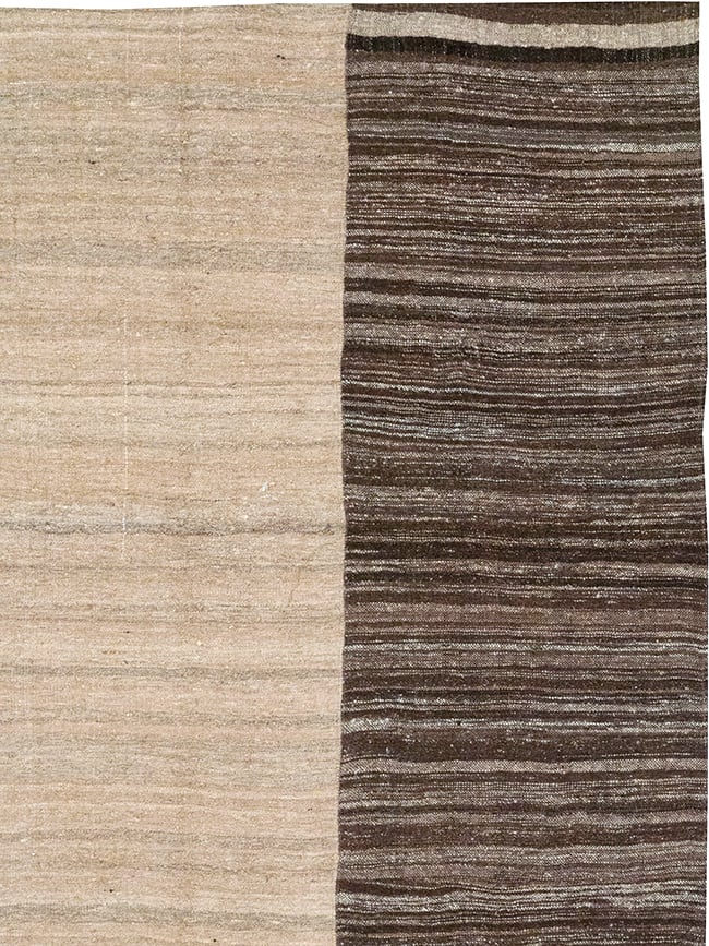 Vintage Persian Flatweave Kilim Room Size Carpet, No.32591 - Galerie Shabab