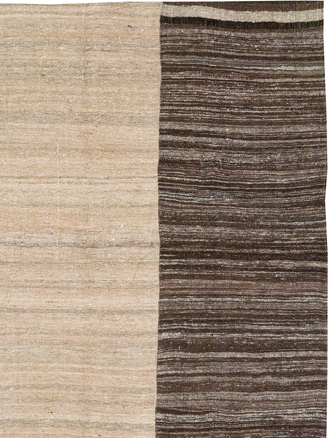 Vintage Persian Flatweave Kilim Room Size Carpet, No.32591 - Galerie Shabab