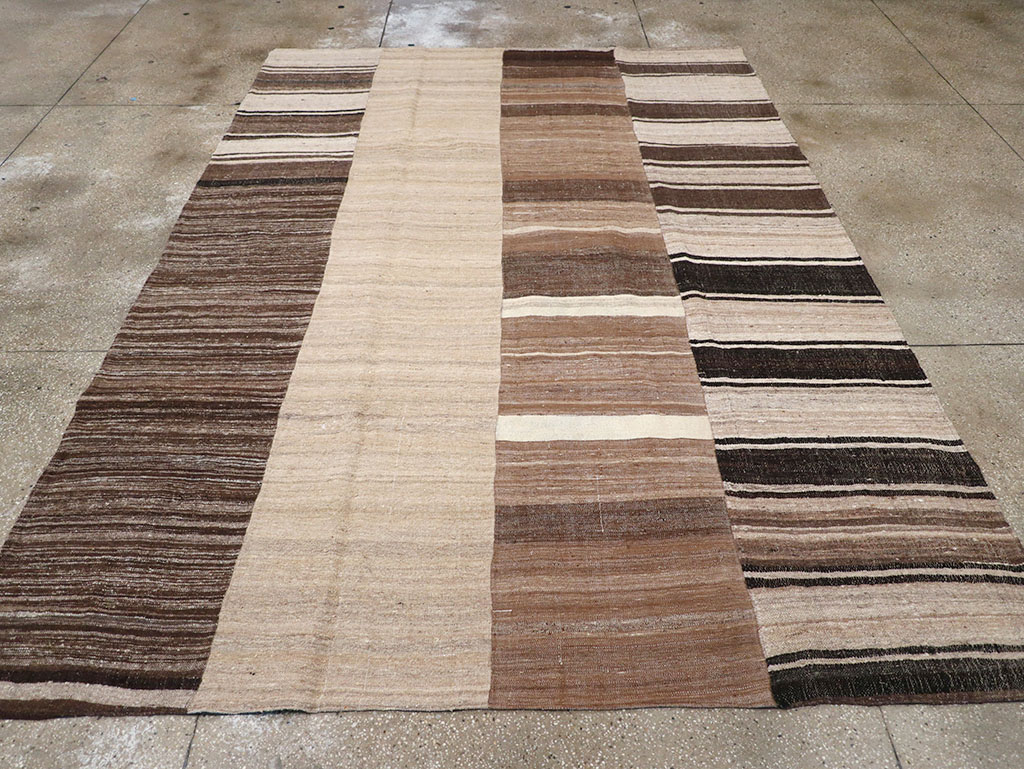 Vintage Persian Flatweave Kilim Room Size Carpet, No.32591 - Galerie Shabab