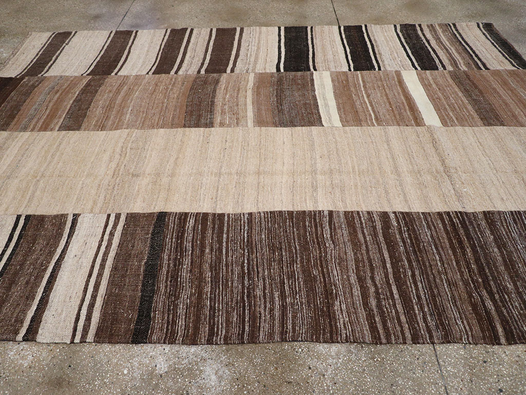 Vintage Persian Flatweave Kilim Room Size Carpet, No.32591 - Galerie Shabab