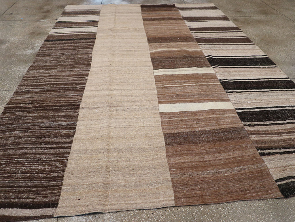 Vintage Turkish Flatweave Kilim Room Size Carpet, No.32591 - Galerie Shabab