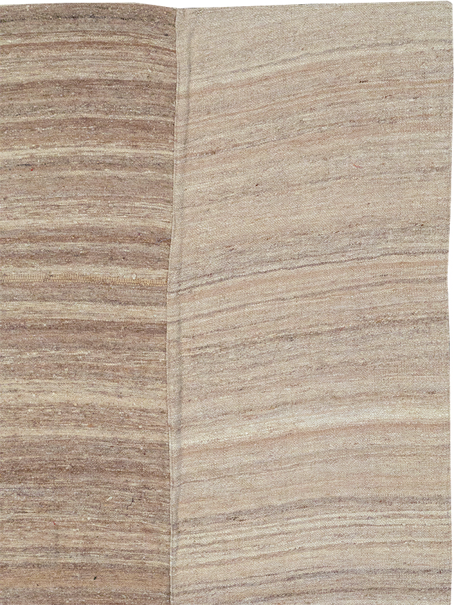 Modern Turkish Flatweave Kilim Room Size Carpet, No.32593 - Galerie Shabab