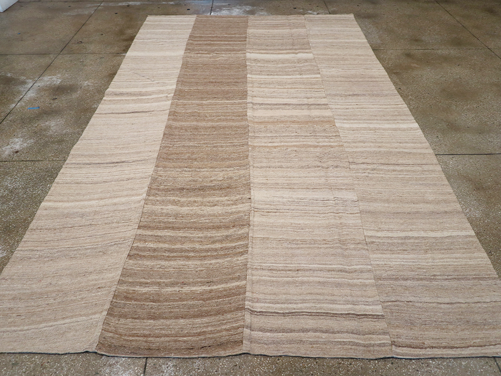 Modern Turkish Flatweave Kilim Room Size Carpet, No.32593 - Galerie Shabab