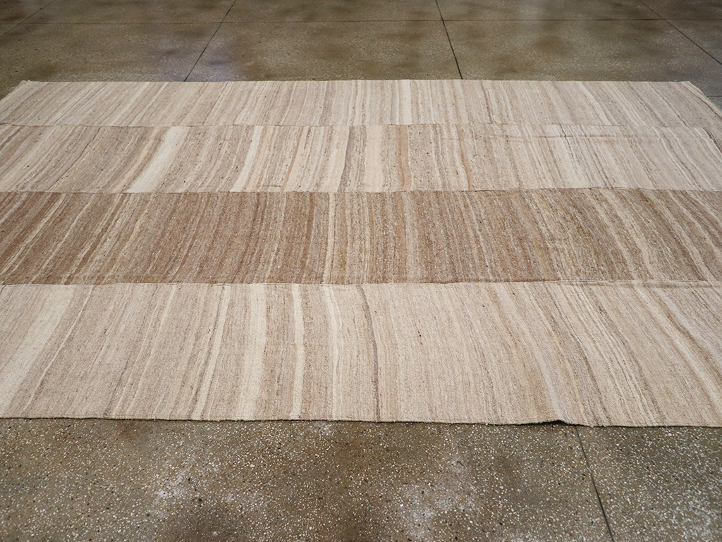 Modern Turkish Flatweave Kilim Room Size Carpet, No.32593 - Galerie Shabab