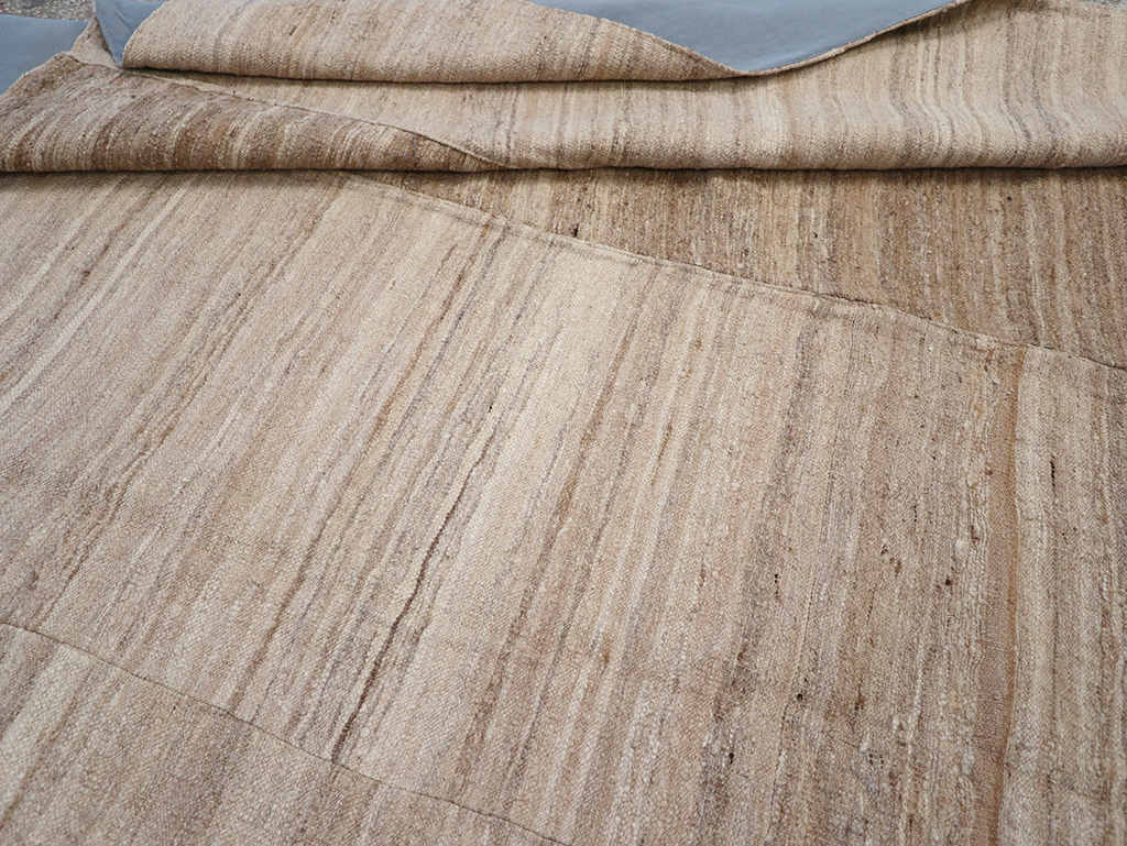 Modern Turkish Flatweave Kilim Room Size Carpet, No.32593 - Galerie Shabab