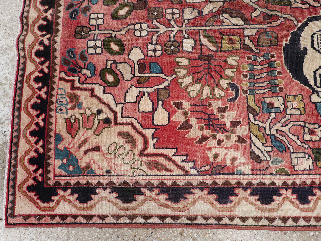 Vintage Persian Mahal Pictorial Throw Rug, No.32595 - Galerie Shabab