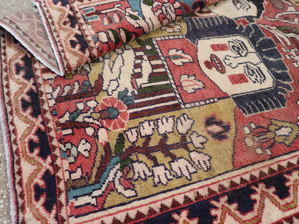 Vintage Persian Mahal Pictorial Throw Rug, No.32595 - Galerie Shabab