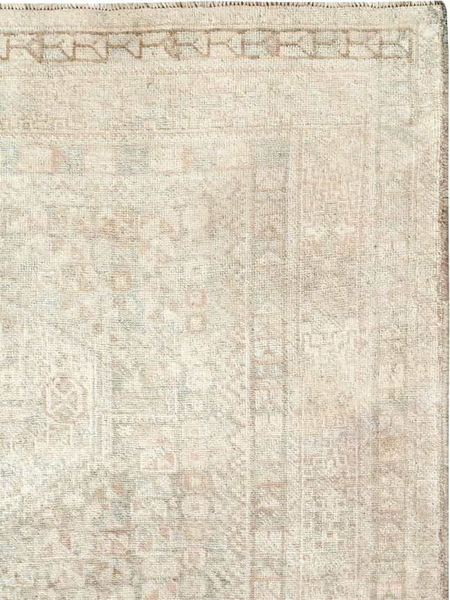 Vintage Persian Shiraz Accent Rug, No.32598 - Galerie Shabab