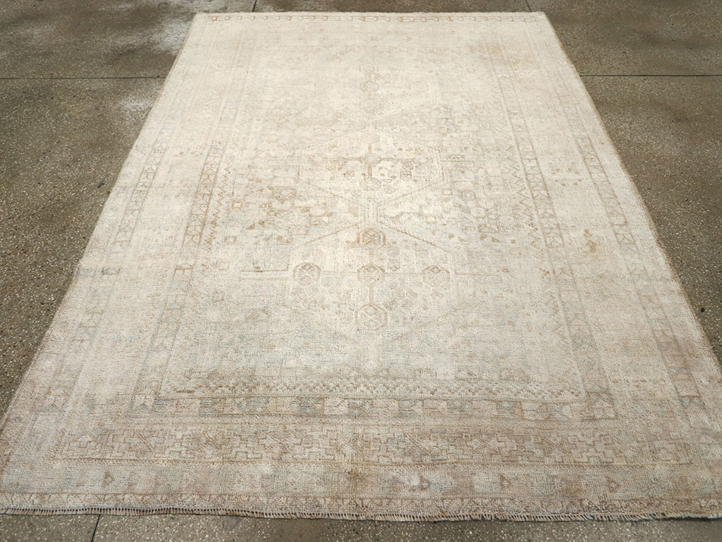 Vintage Persian Shiraz Accent Rug, No.32598 - Galerie Shabab