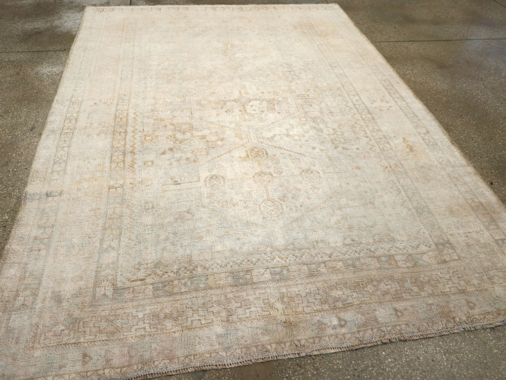 Vintage Persian Shiraz Accent Rug, No.32598 - Galerie Shabab