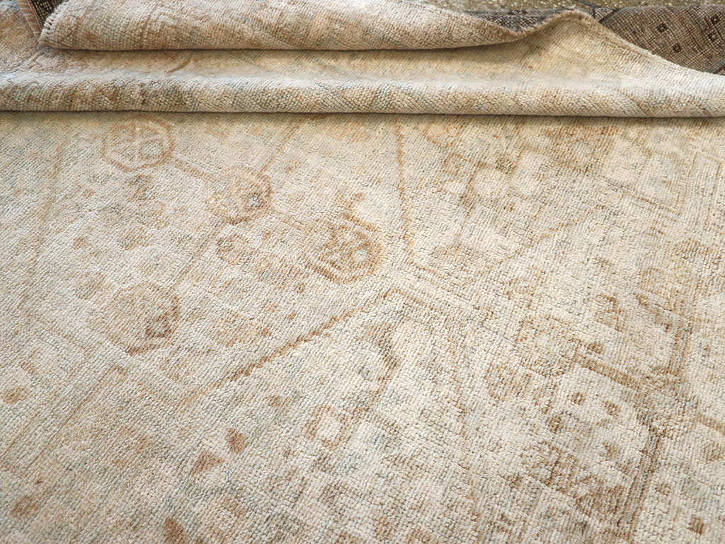 Vintage Persian Shiraz Accent Rug, No.32598 - Galerie Shabab