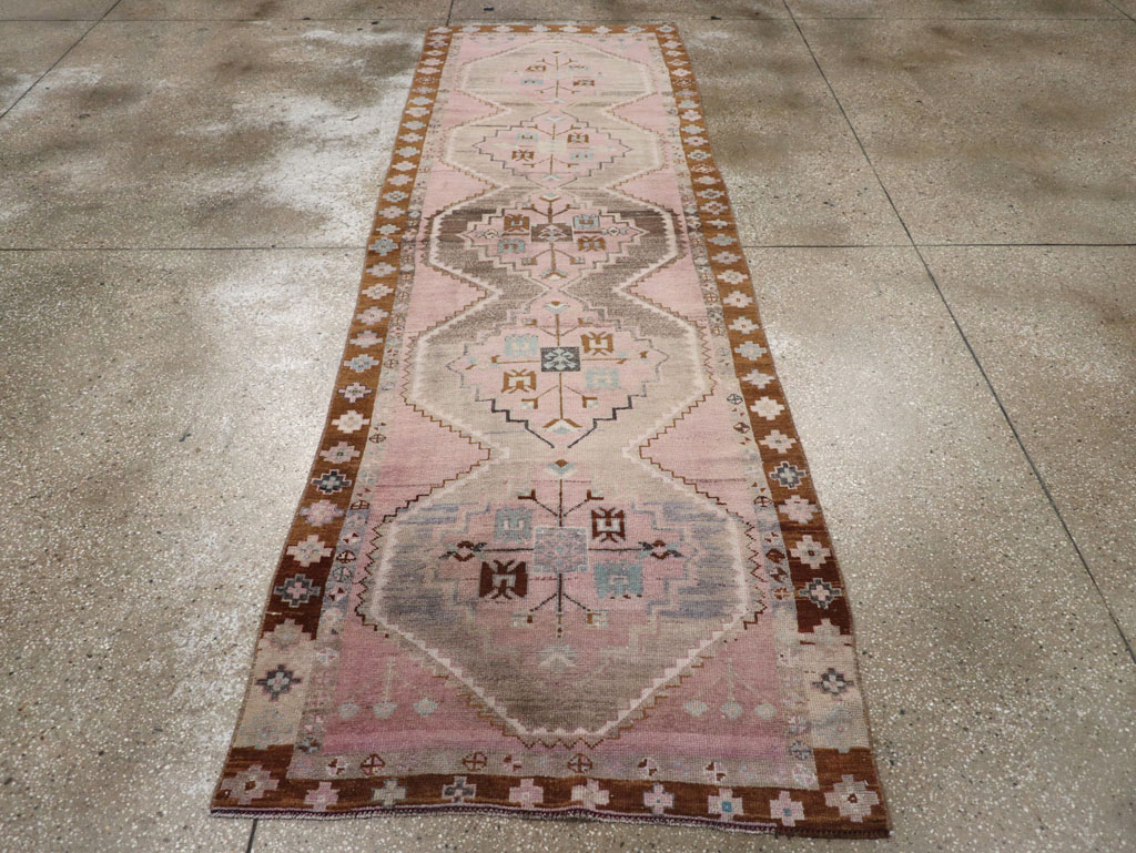Vintage Turkish Anatolian Runner, No.32601 - Galerie Shabab