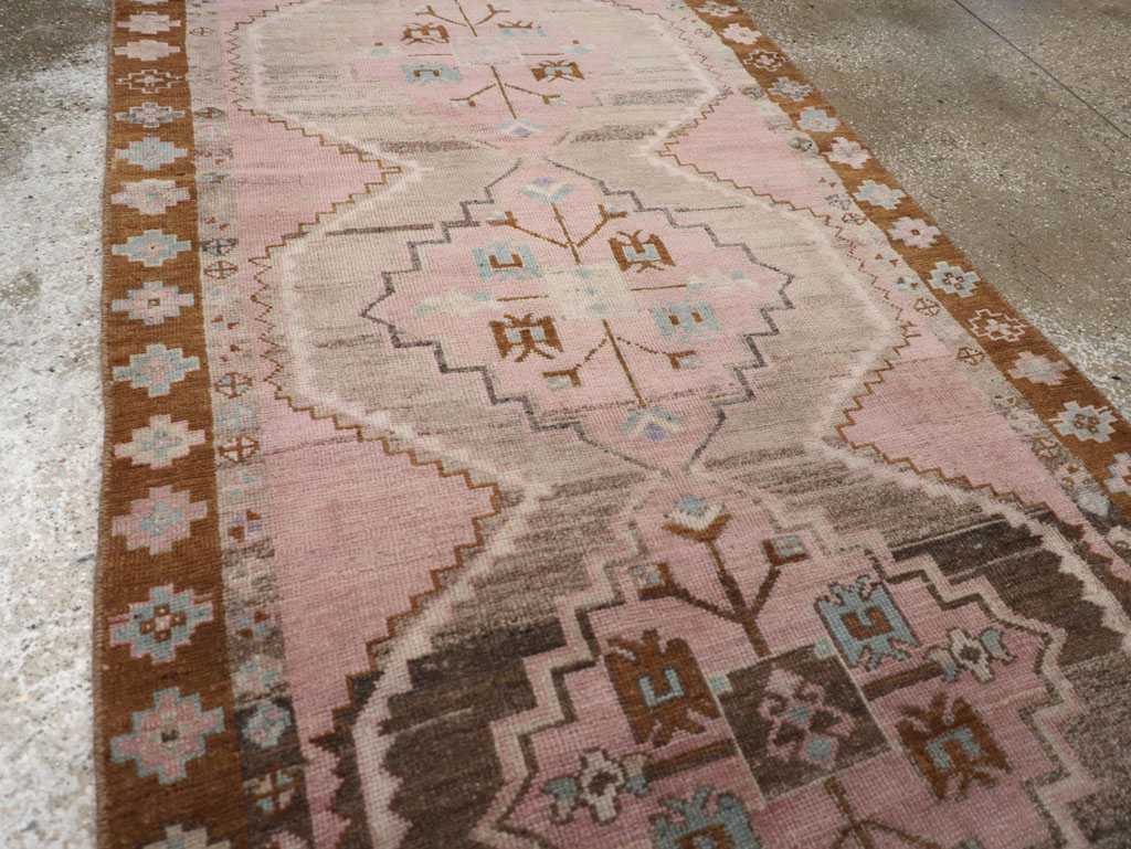 Vintage Turkish Anatolian Runner, No.32601 - Galerie Shabab