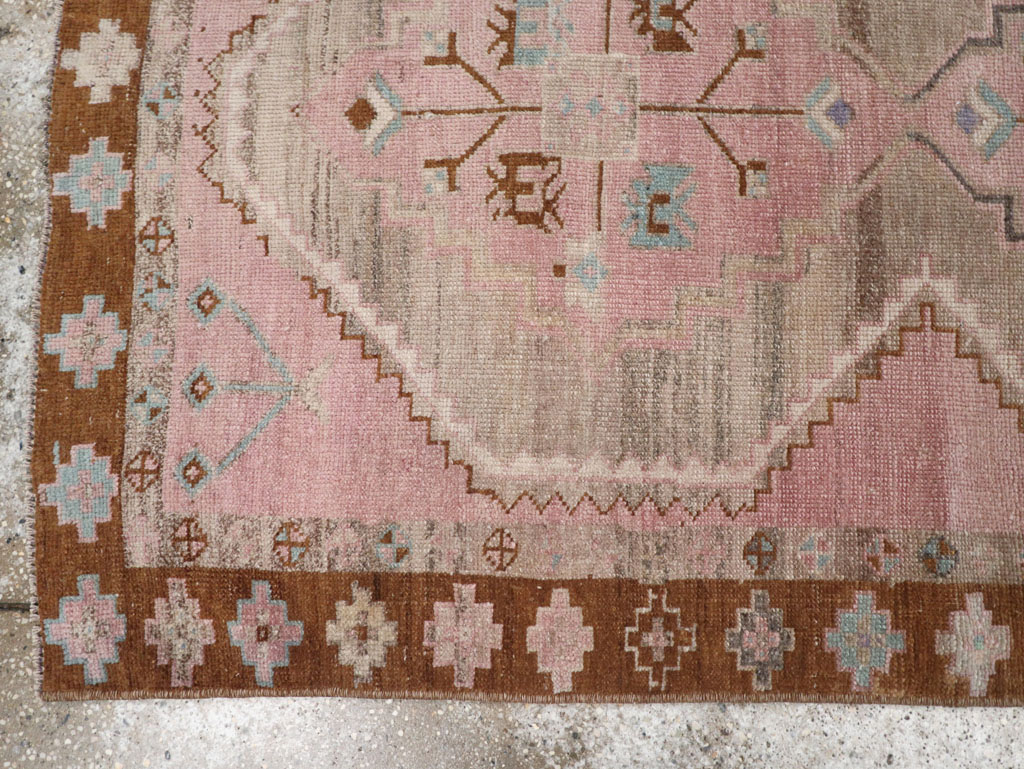 Vintage Turkish Anatolian Runner, No.32601 - Galerie Shabab