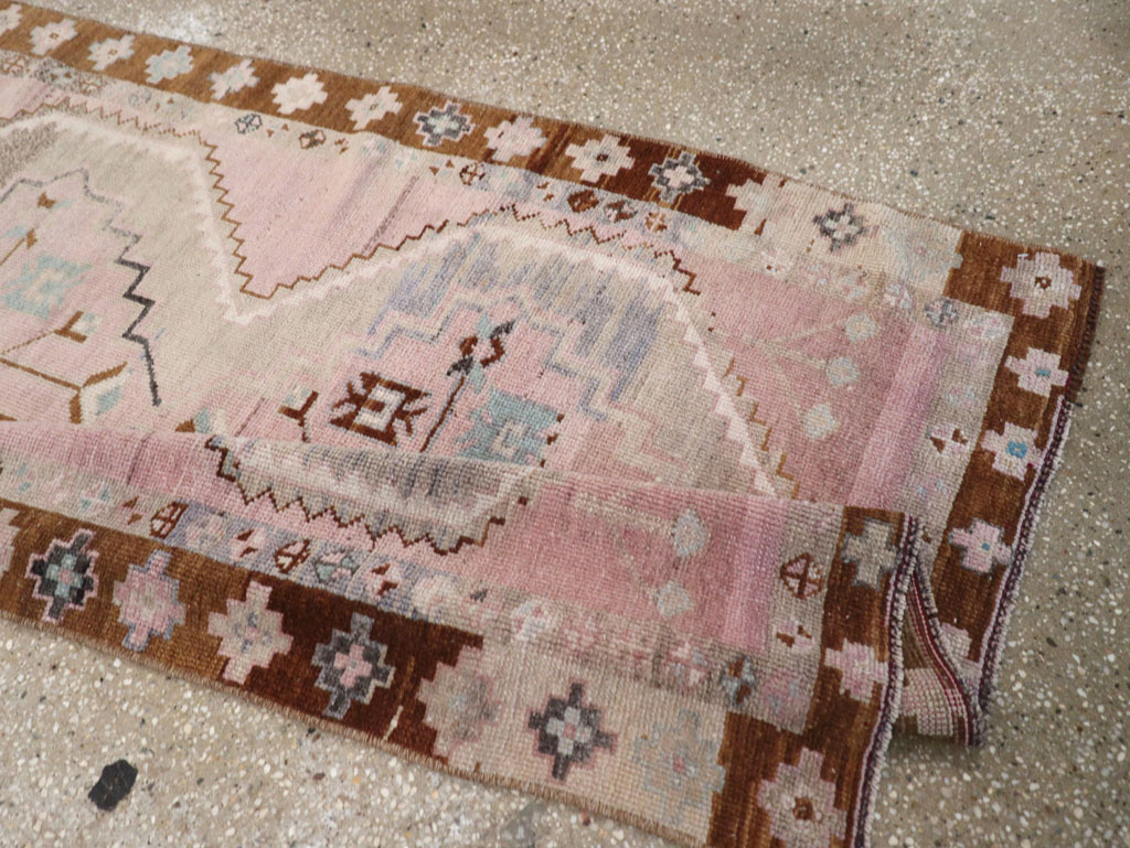 Vintage Turkish Anatolian Runner, No.32601 - Galerie Shabab
