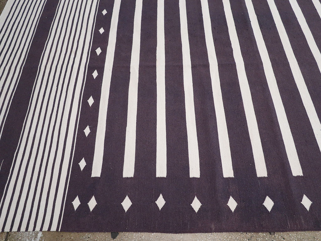 Modern Indian Flatweave Dhurrie Large Carpet, No.32614 - Galerie Shabab