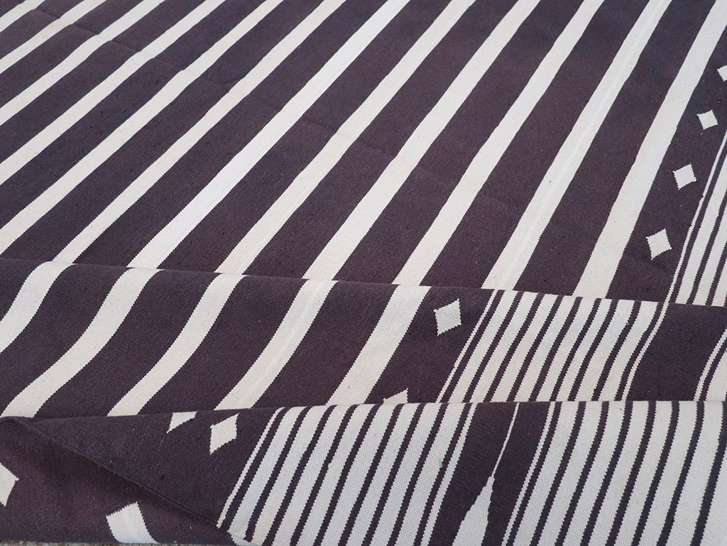 Modern Indian Flatweave Dhurrie Large Carpet, No.32614 - Galerie Shabab