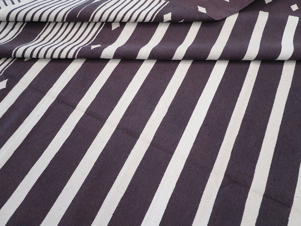 Modern Indian Flatweave Dhurrie Large Carpet, No.32614 - Galerie Shabab