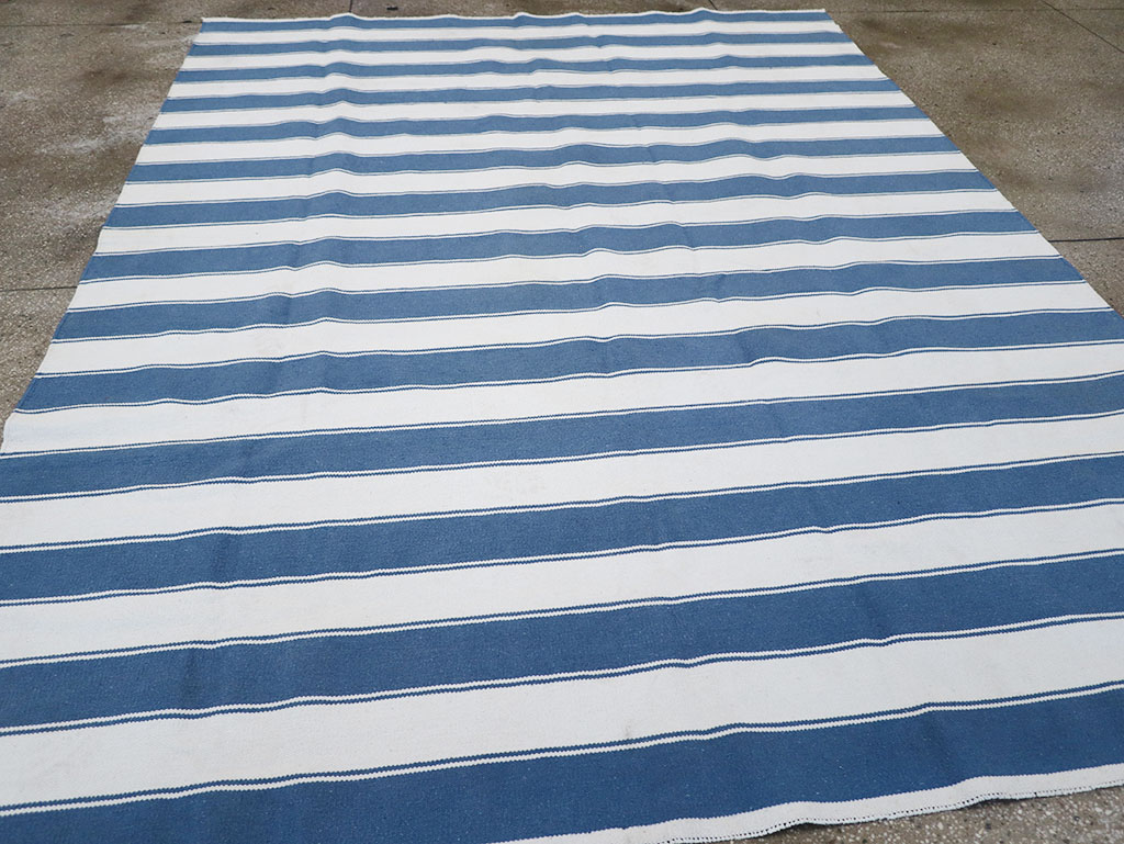 Modern Indian Flatweave Dhurrie Accent Carpet, No.32617 - Galerie Shabab