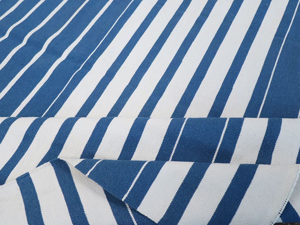 Modern Indian Flatweave Dhurrie Room Size Carpet, No.32619 - Galerie Shabab