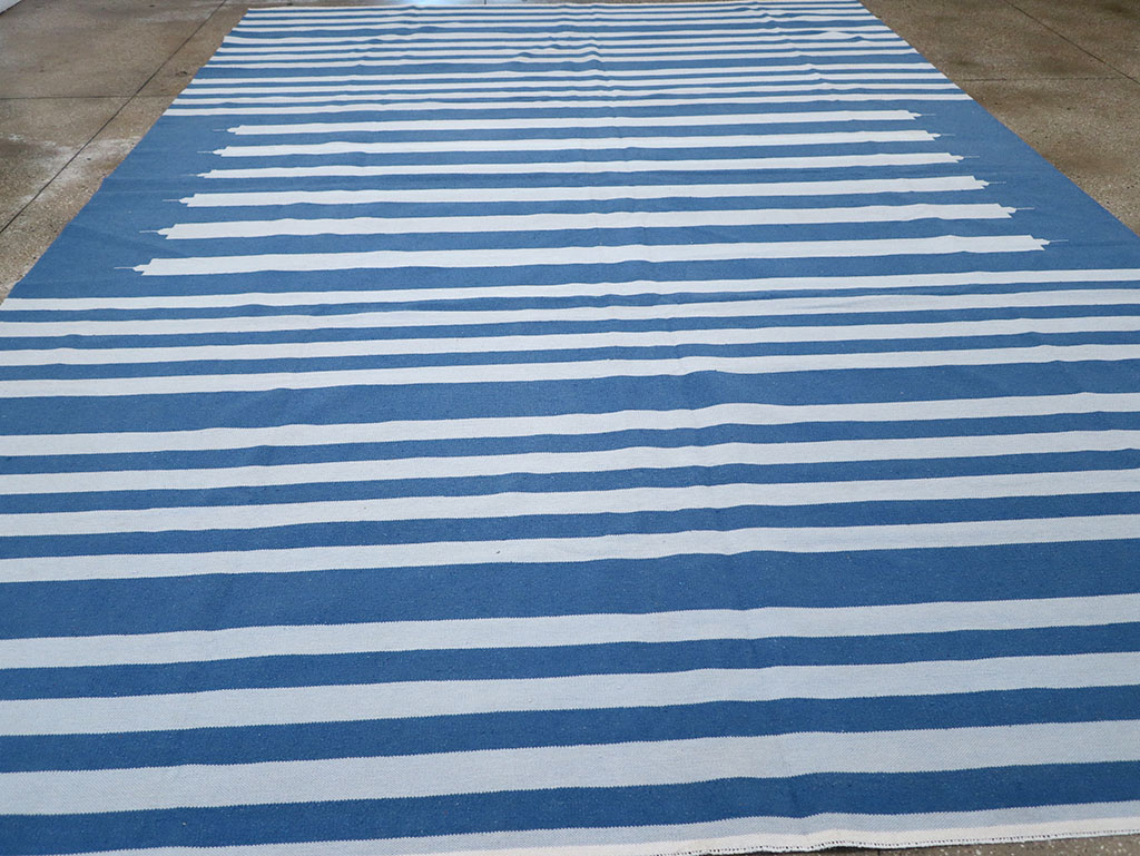 Modern Indian Flatweave Dhurrie Large Room Size Carpet, No.32623 - Galerie Shabab