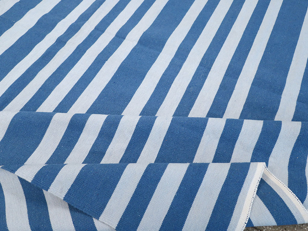 Modern Indian Flatweave Dhurrie Large Room Size Carpet, No.32623 - Galerie Shabab