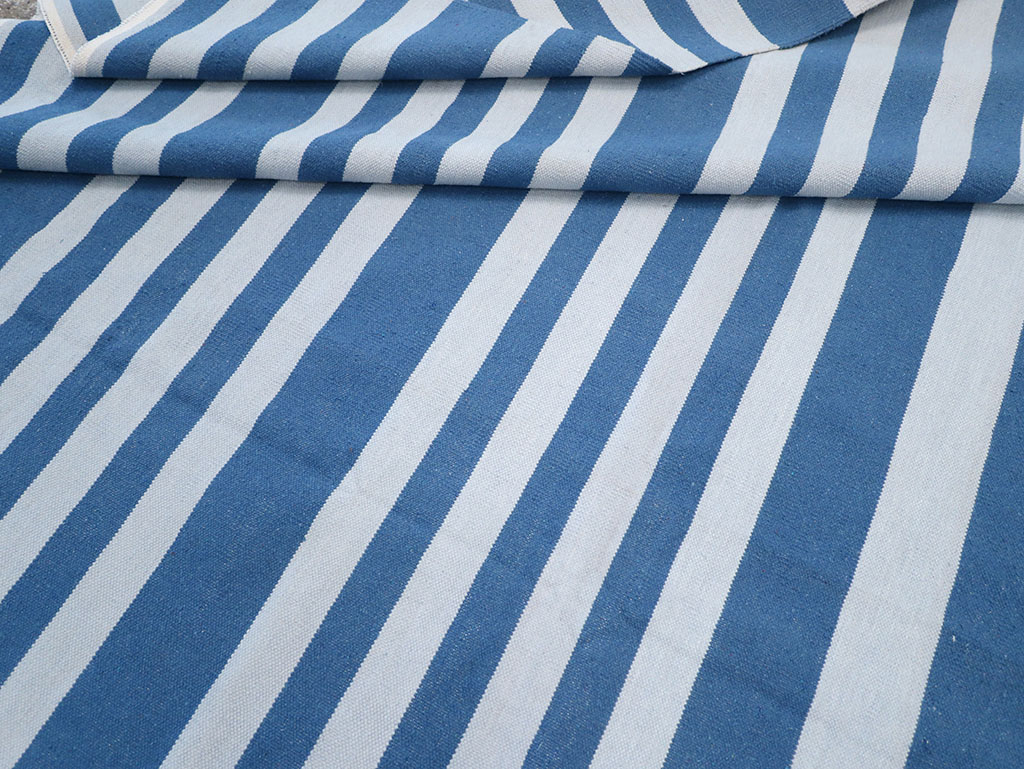 Modern Indian Flatweave Dhurrie Large Room Size Carpet, No.32623 - Galerie Shabab